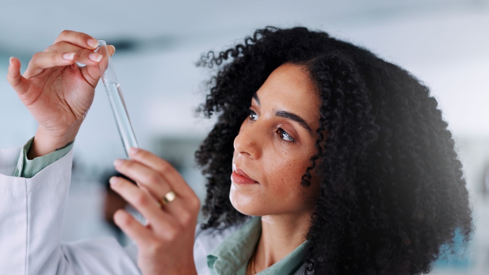 Extractables and Leachables (E&L): Reviewing the Current Regulatory Landscape