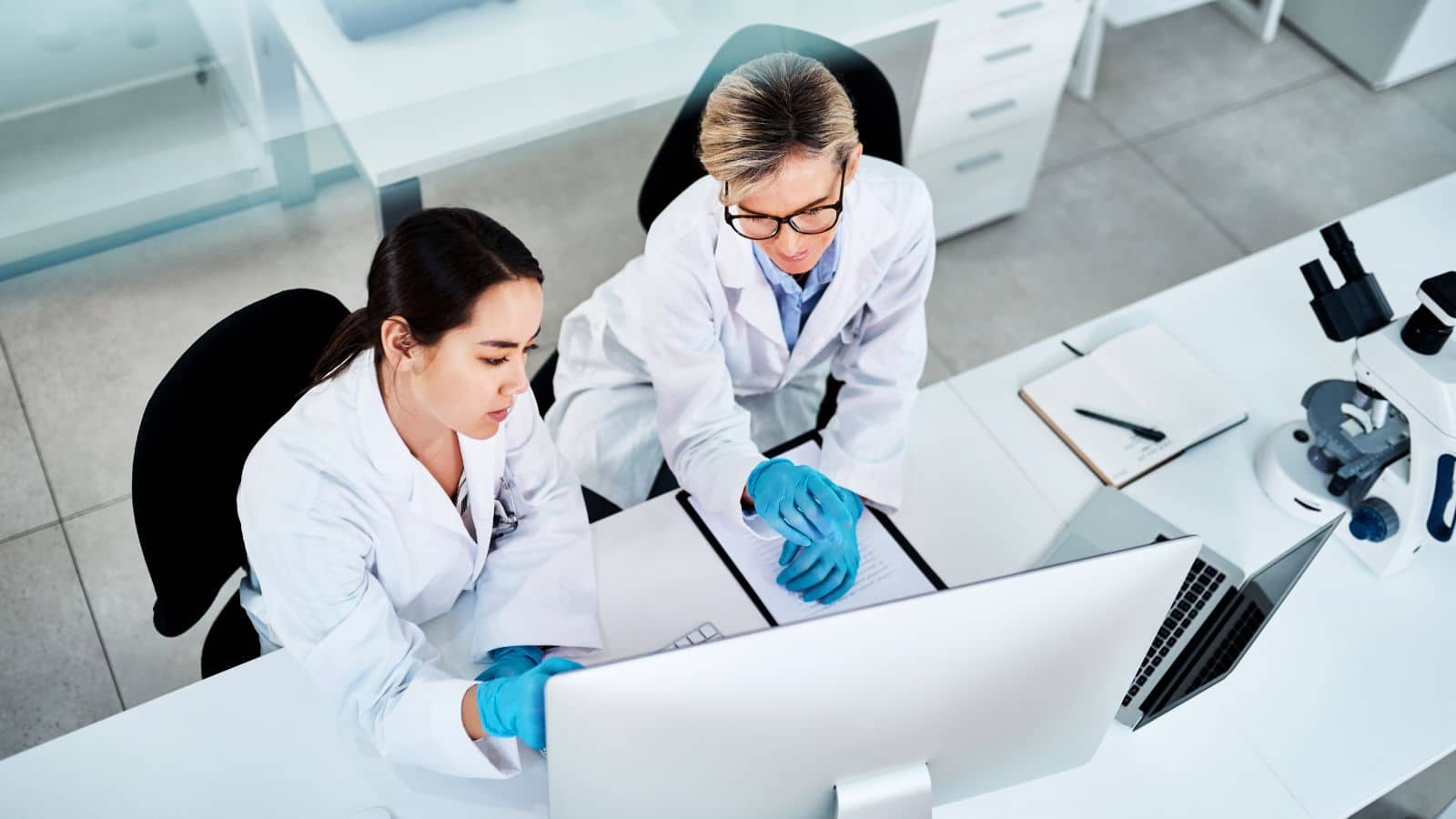 Análisis de la actuación de la MHRA: solicitudes de ensayos clínicos y enmiendas en el Reino Unido