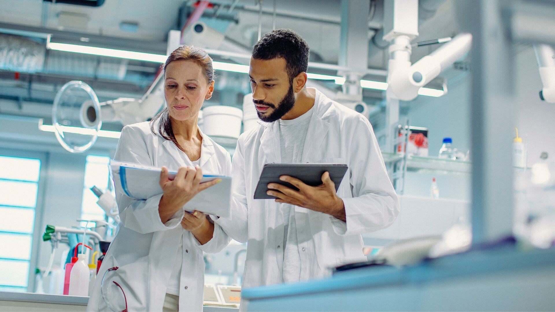 Mantener la excelencia en la validación mediante revisiones periódicas