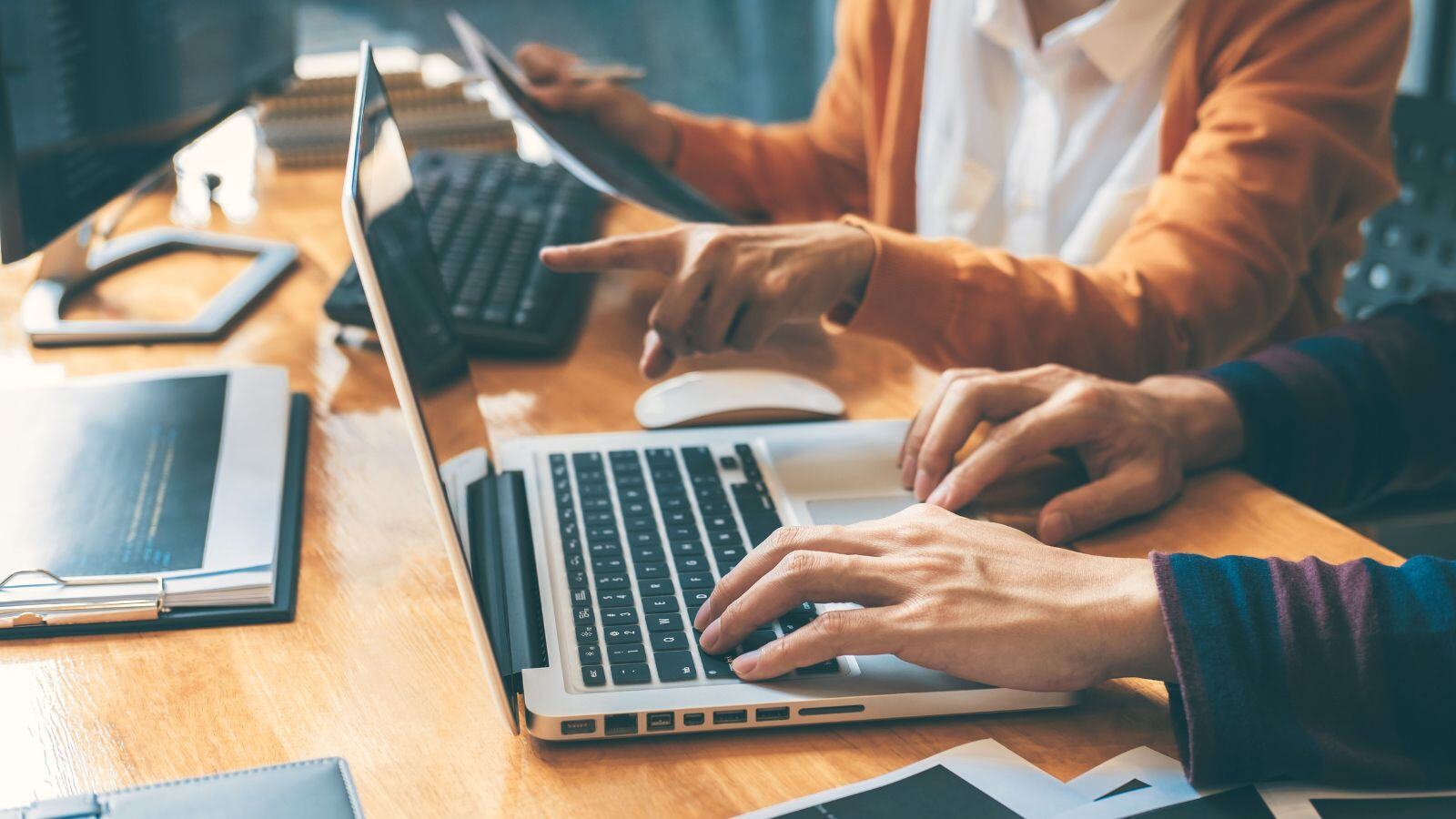 ¿Qué es el modelo Agile en la validación de sistemas informáticos?