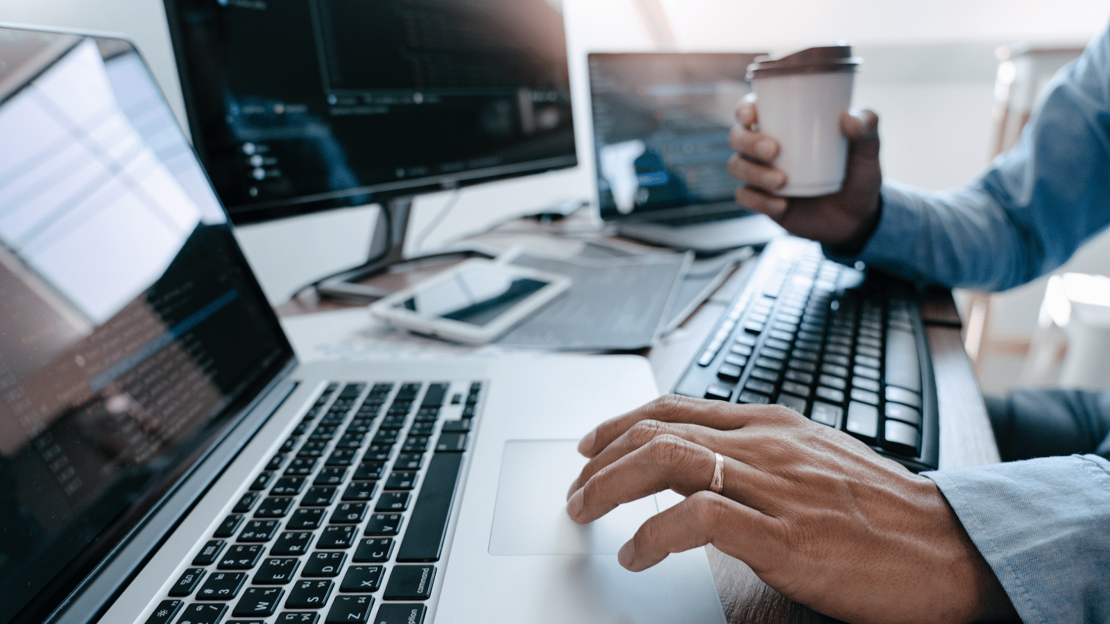 What is decommissioning in CSV?