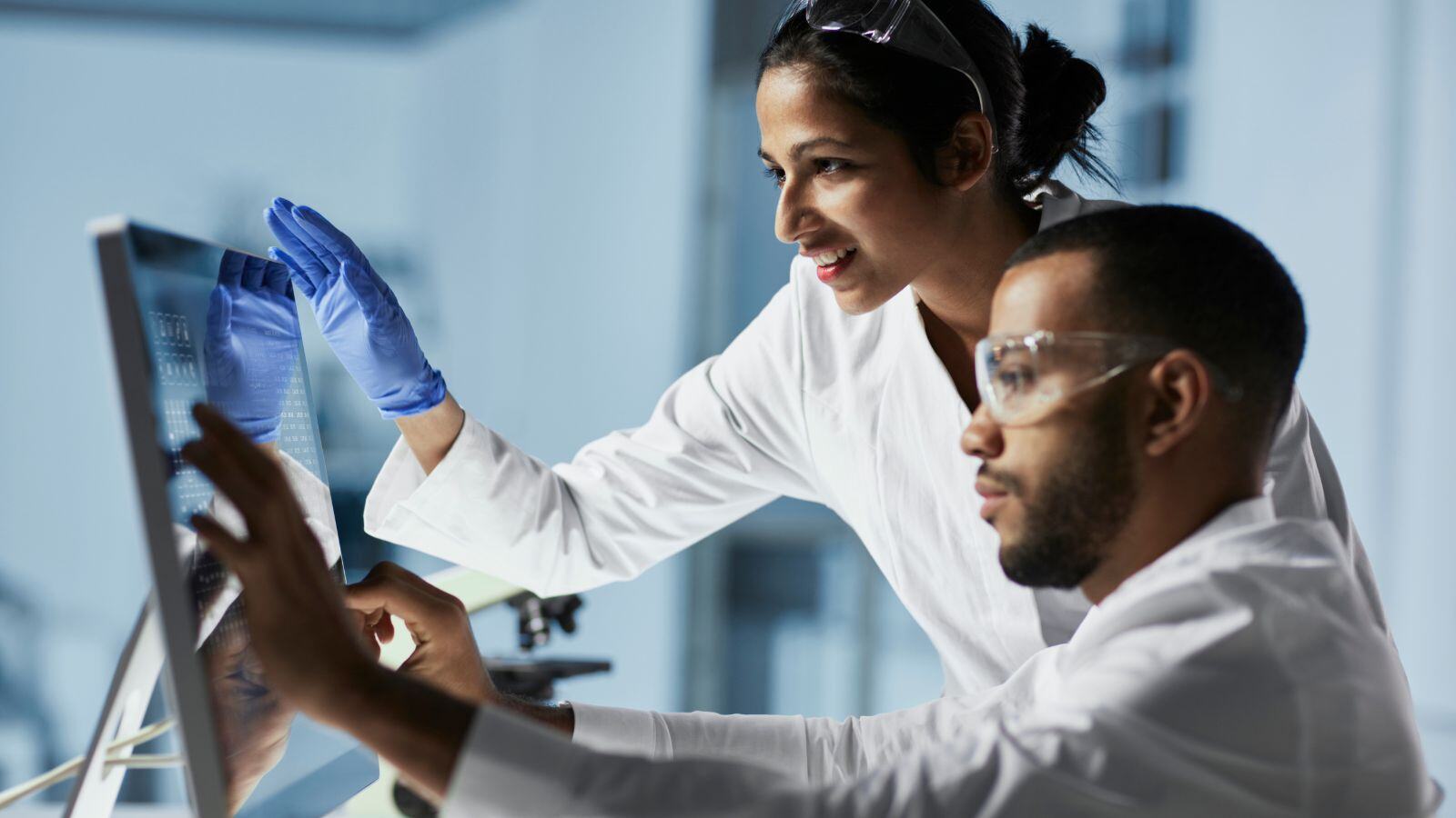 Por qué combinar pruebas con y sin guión mejora tu estrategia de CSV