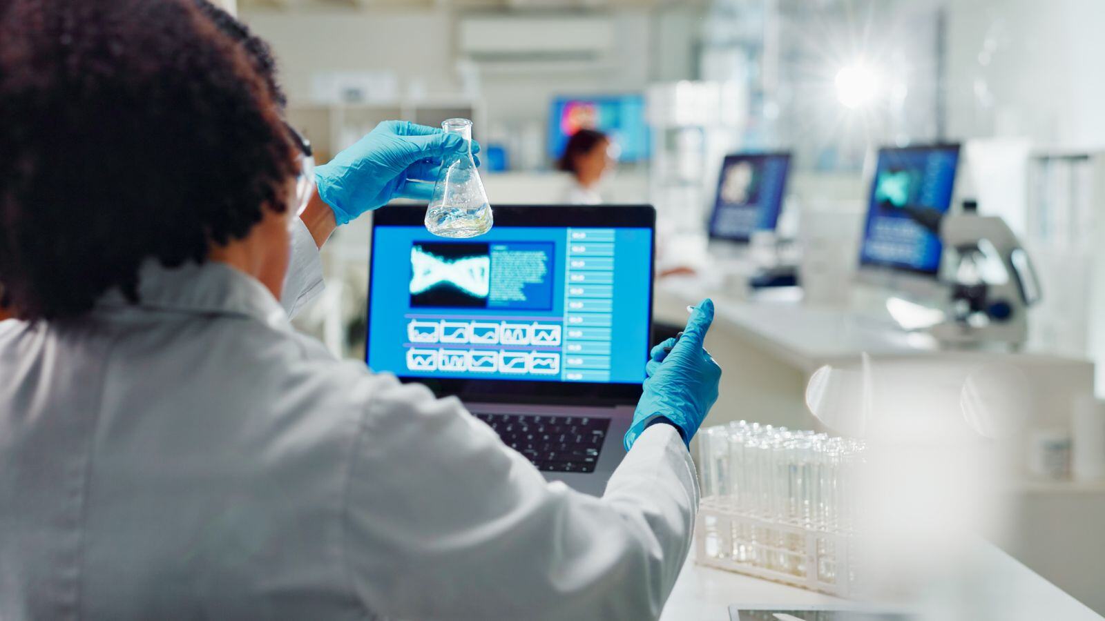 Guiando a una empresa biotecnológica global a través de la cualificación de instalaciones ATMP