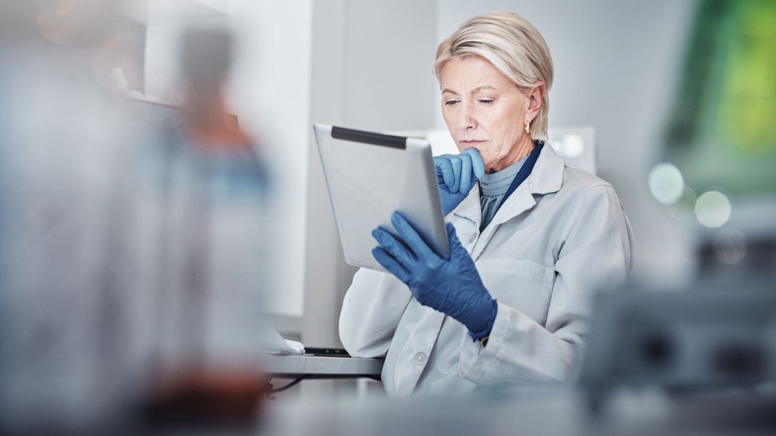 Restoring manufacturing timelines through expert deviation management